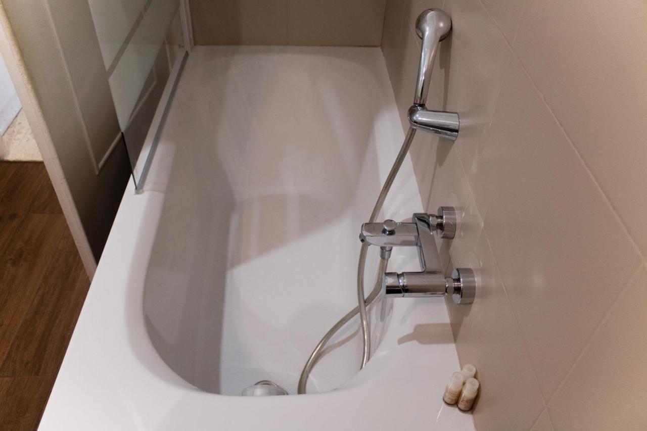Domus Oriana Apartment โรม ภายนอก รูปภาพ